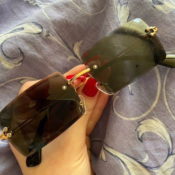 Retro 90's Sunglasses - Picture 11 of 11